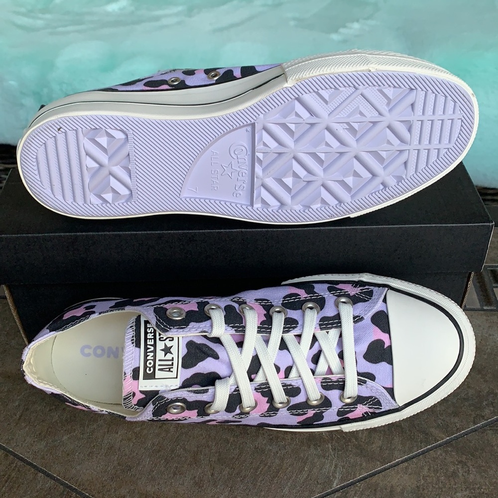 Converse Leopard Print platform sneakers- NWOB - Picture 8 of 14